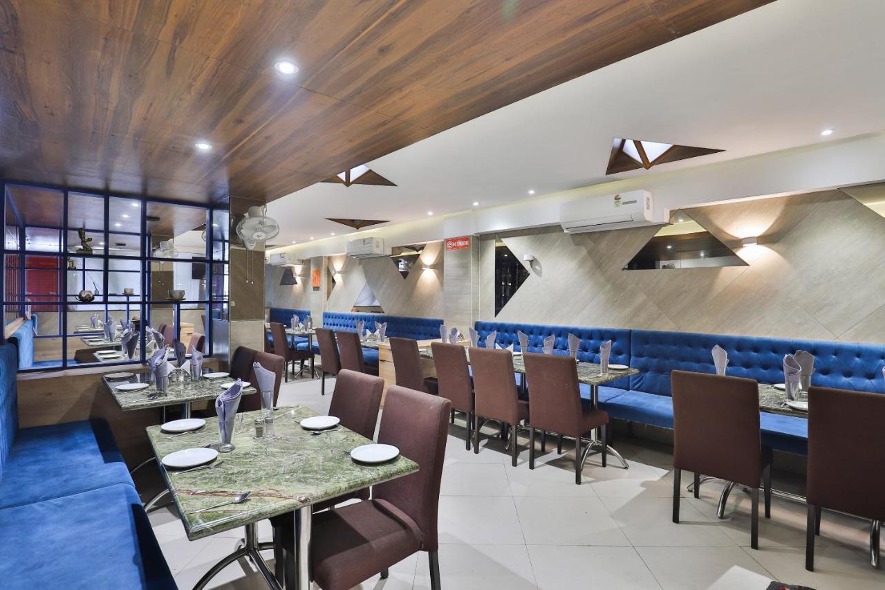 Oyo 16675 Hotel Shri Krishna Inn Surat Buitenkant foto